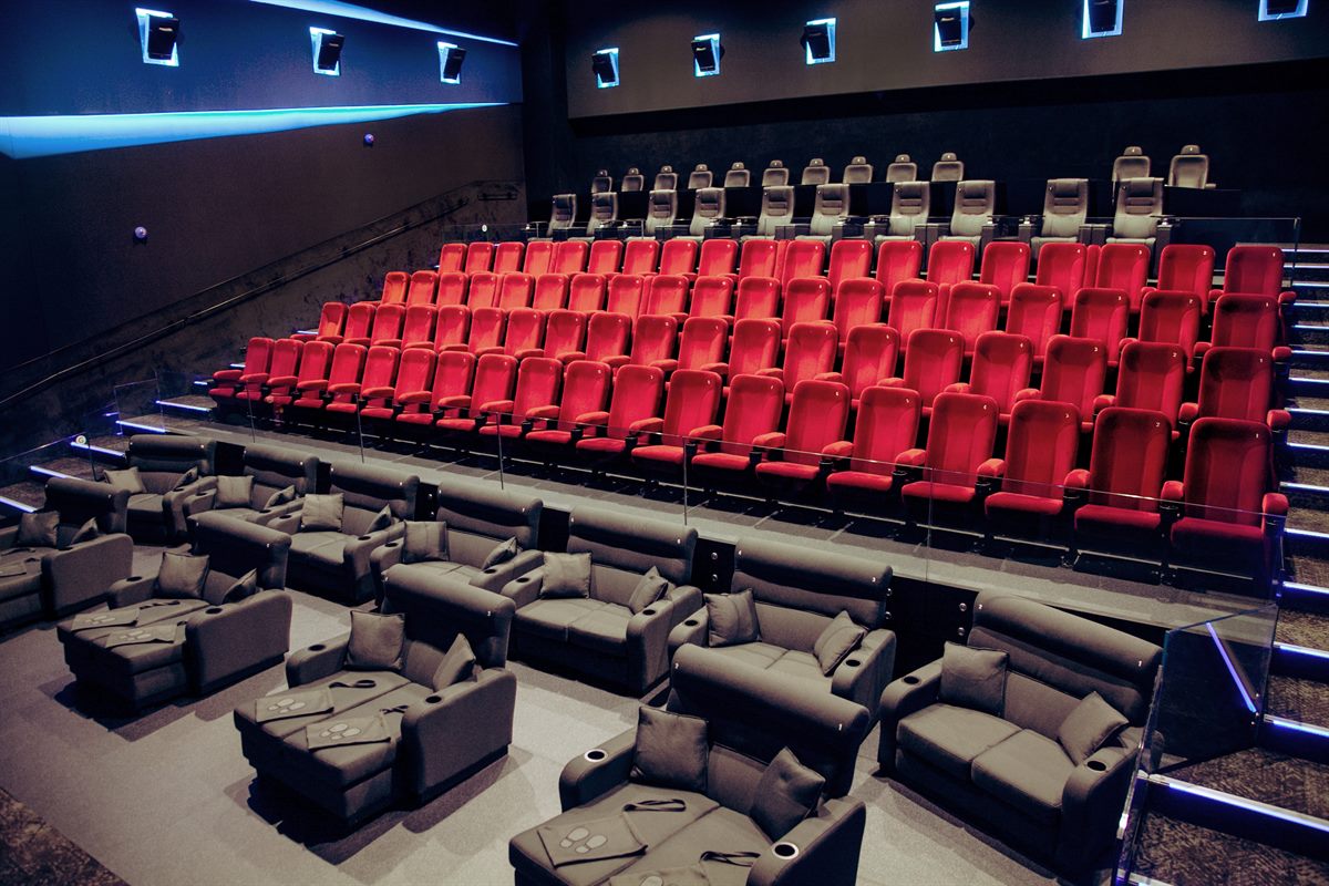 Komfort-Upgrade im Cineplexx Graz mit Cingeold Lounge Sofas 