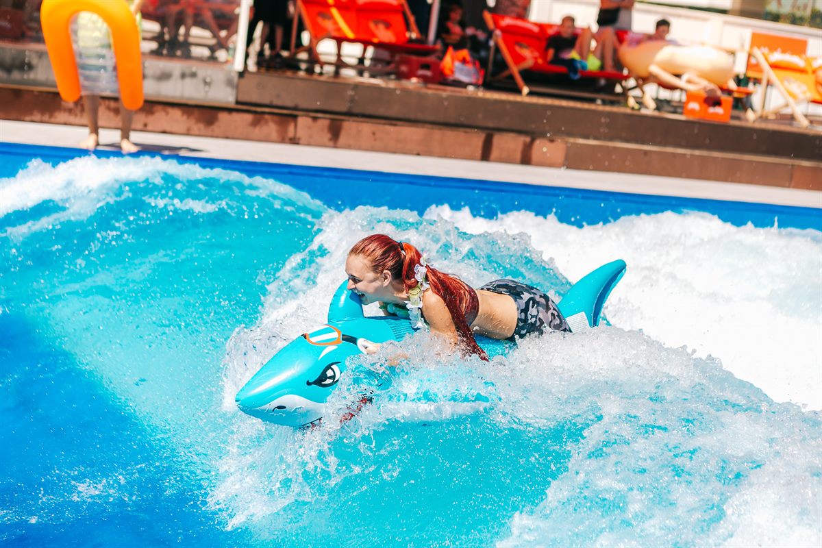 SCS: Erfolgreiche Premiere der 1. Luftmatratzen Surf WM 