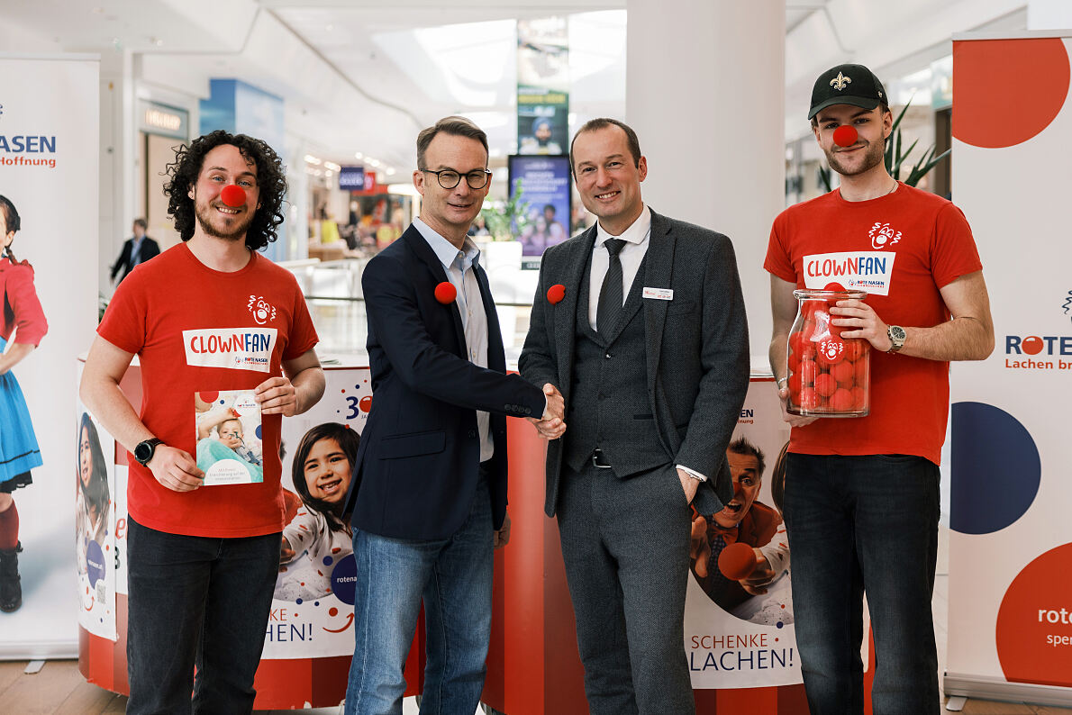 Westfield Shopping City Süd spendet 17.500 Euro an MOKI und ROTE NASEN