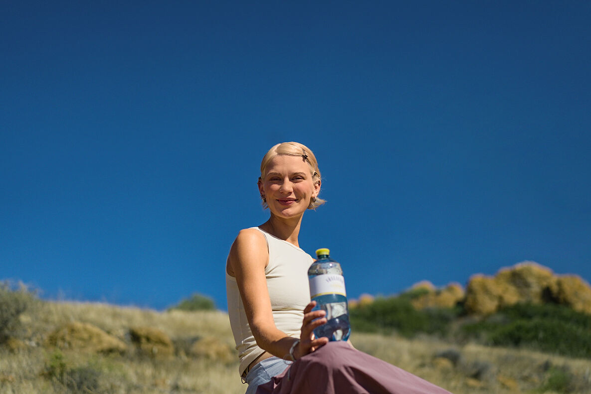 Mit Alli Neumann als Markenbotschafterin und einer breit angelegten 360-Grad-Kampagne stärkt Vöslauer seine Markenpräsenz im deutschen Markt – und setzt gezielt auf Wachstum in dynamischen Segmenten.