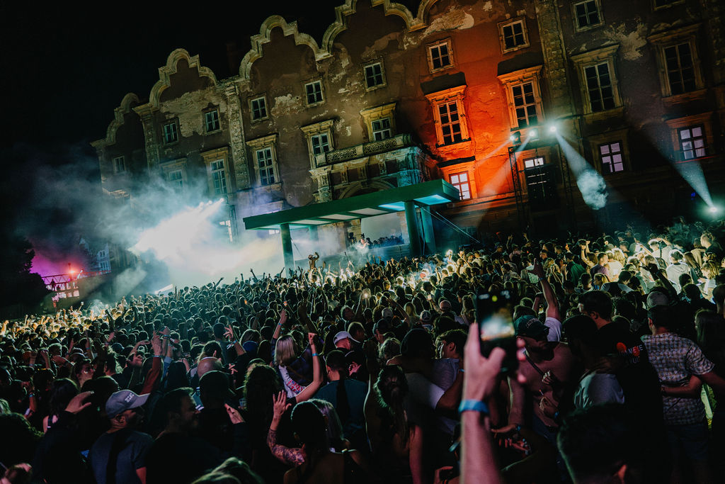 Das Paradies Garten Festival kehrt von 31. Juli bis 2. August 2026 nach Schloss Prugg in Bruck an der Leitha zurück 