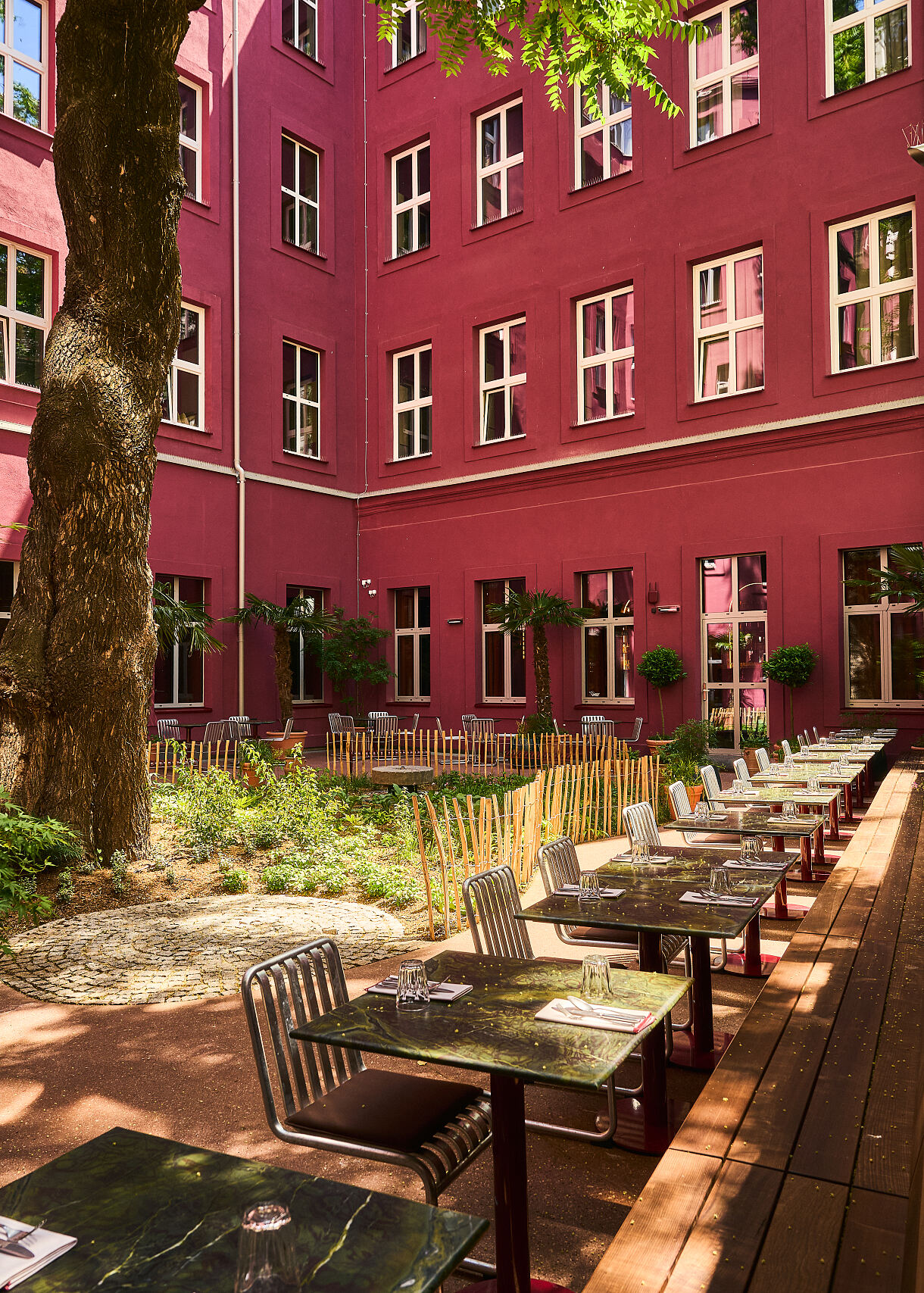  The Companion eröffnet neuen Courtyard für mediterrane Küche und Drinks