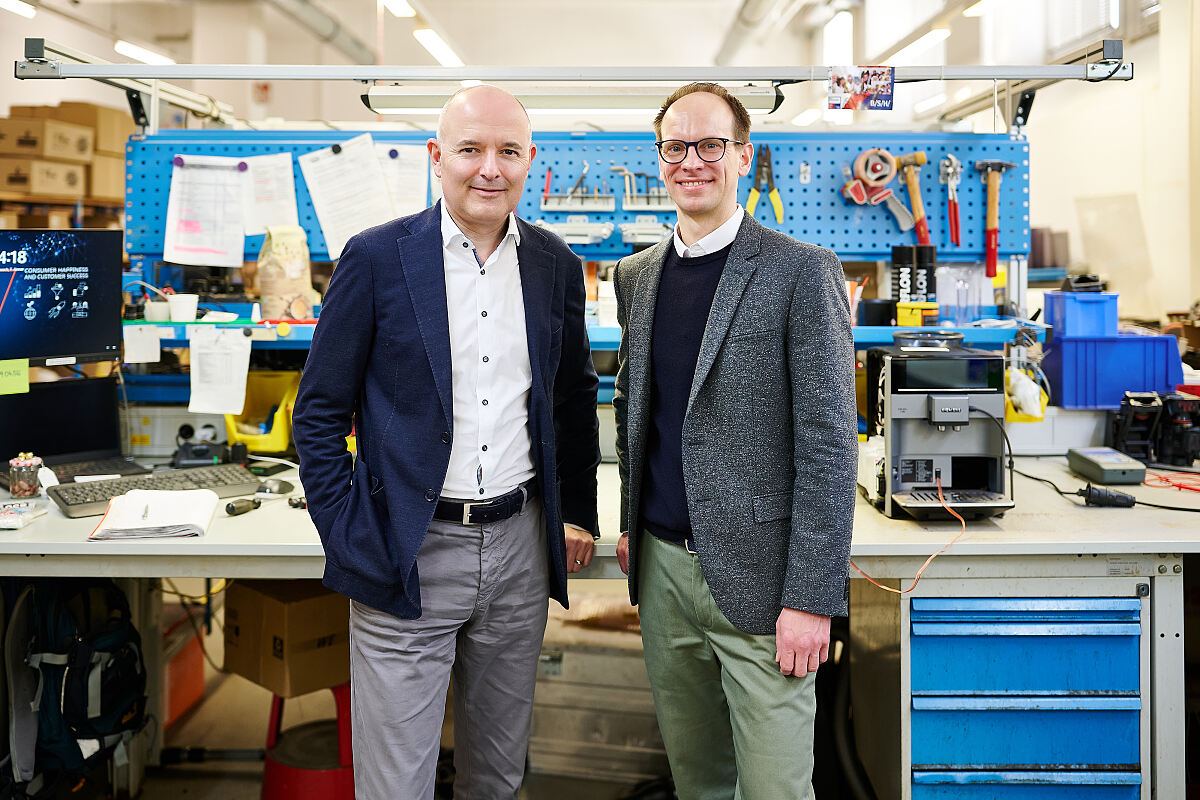 v.l.n.r. Andreas Diepold, Geschäftsführer, und Christian Berends, Leitung Kundendienst der BSH Österreich 