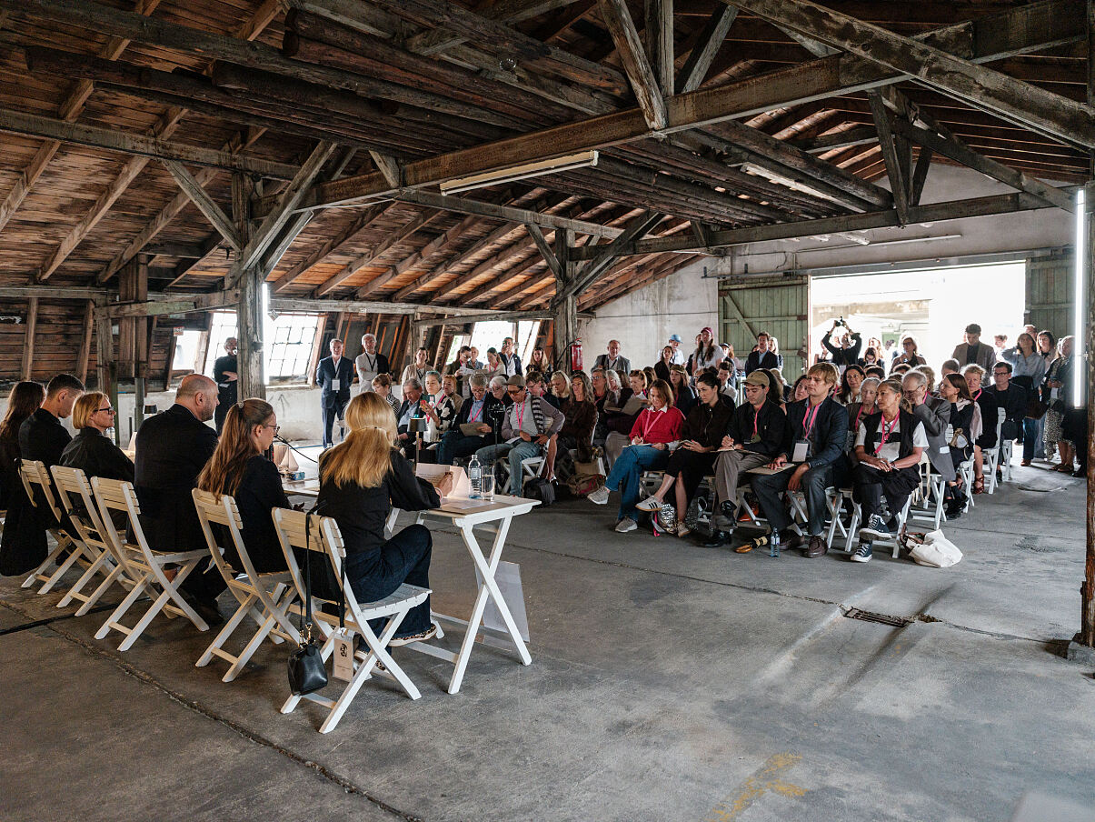 Press briefing for the Astoria Artshow at the Astoria Garage