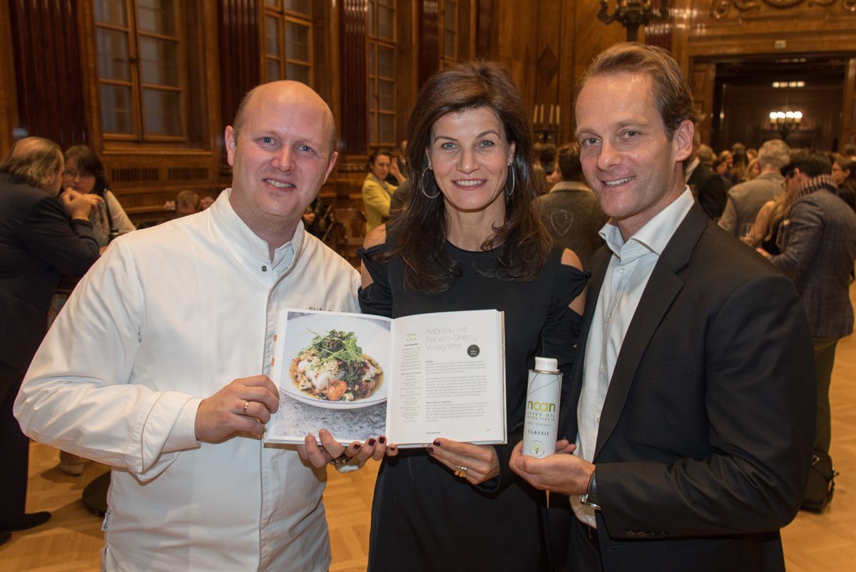 v.l.n.r.: Executive Chef Park Hyatt Vienna Stefan Resch, Margit Schweger, Richard Schweger