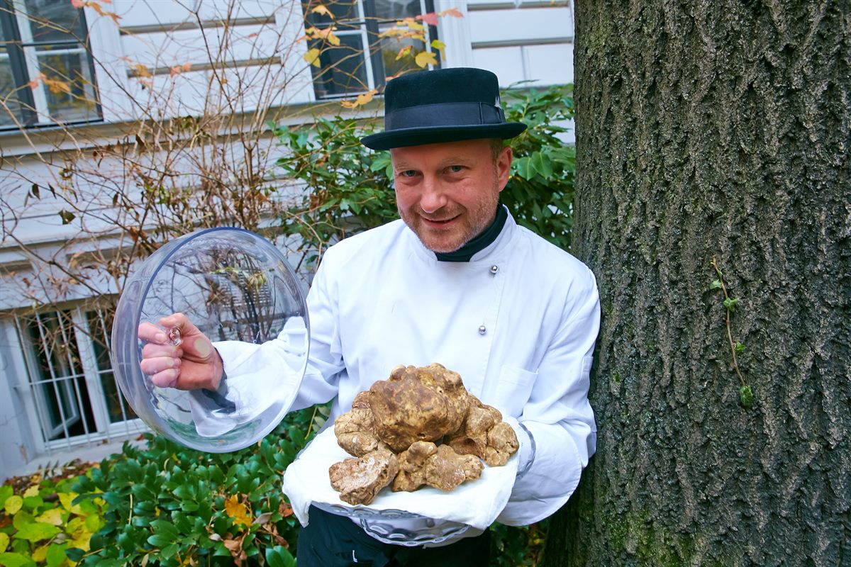 Wiener Trüffelmarkt-Gründer Thomas Edlinger ist zu Gast beim Trüffel-Genussabend im Restaurant Veranda im Hotel Sans Souci Wien