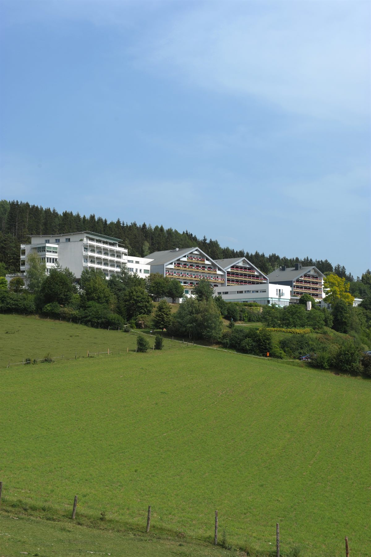 Knapp ein Drittel der Österreicher hat bereits einen Kuraufenthalt in Anspruch genommen, Hauptziel einer Kur ist für 74 Prozent der Befragten das Vermindern von Beschwerden. 