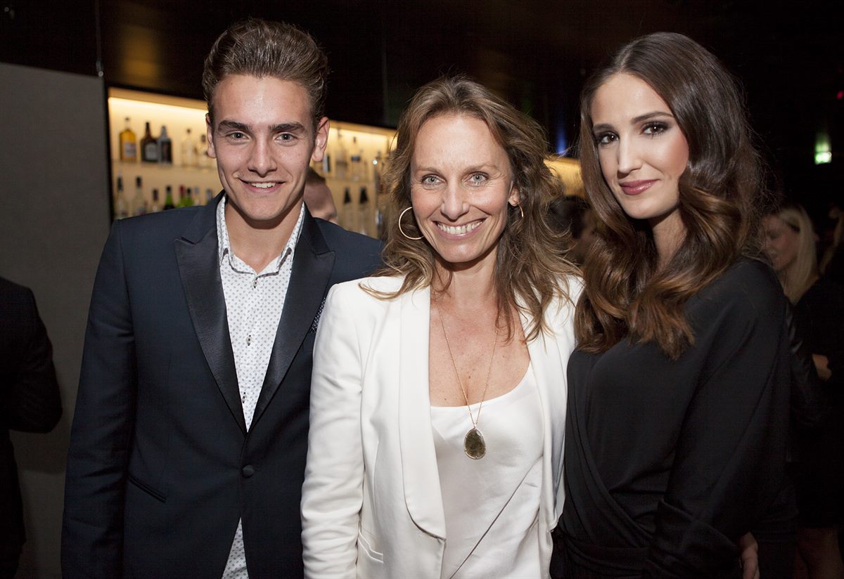 Dorothea Schuster, General Managerin Meliá Vienna, mit den Models Fabian und Melisa aus der aktuellen Staffel von Austrias Next Topmodel Boys & Girls