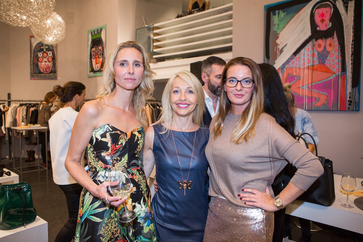 Die Inhaberinnen Agata Gold und Christiane Seitz mit look!-Herausgeberin Uschi Fellner 
