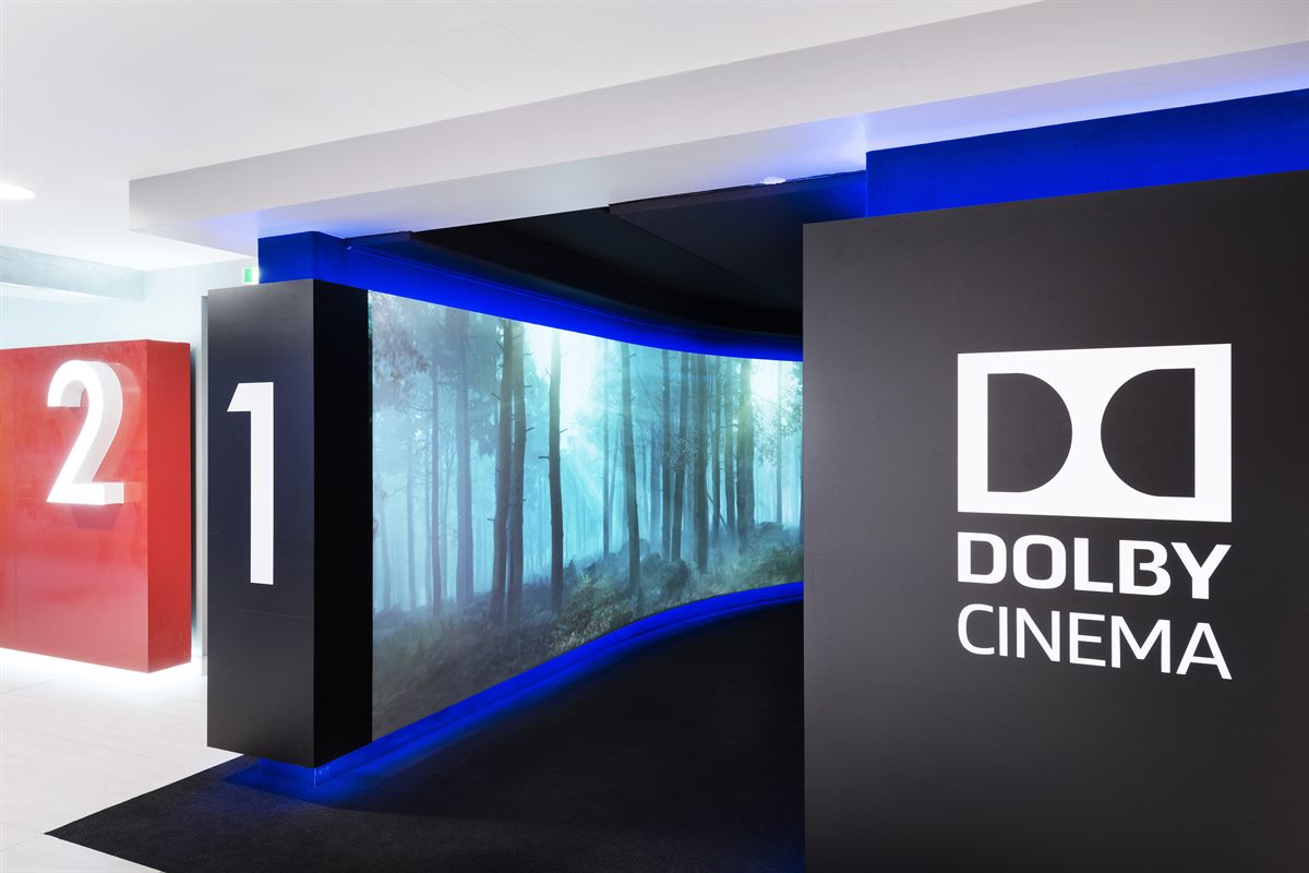 Der Eingangsbereich vom Dolby Cinema im Cineplexx Linz