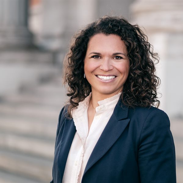 Nadja Hafez neue Gesellschafterin bei Adeqat