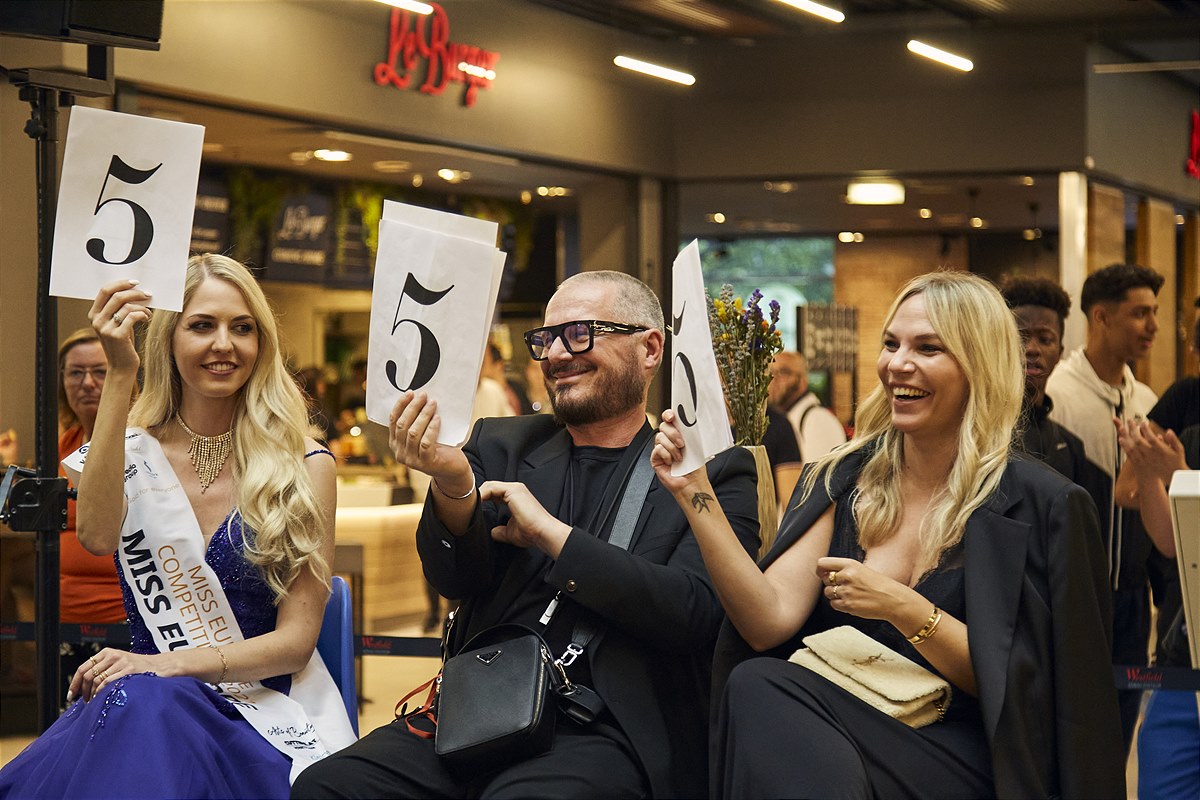Die Jury – v.l.n.r.: Miss Europe Beatrice Körmer, Modeexperte Wolfang Reichl und Make-Up Artistin Kathrin Jokubonis