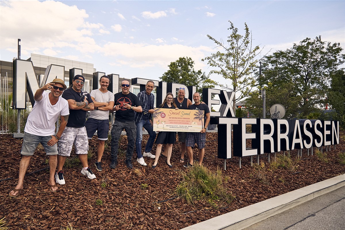 Center Management mit Band Wiener Wahnsinn bei Sunset Sound auf den Multiplex Terrassen 
