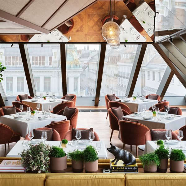 Neue Hoheit_Brasserie Dining Room