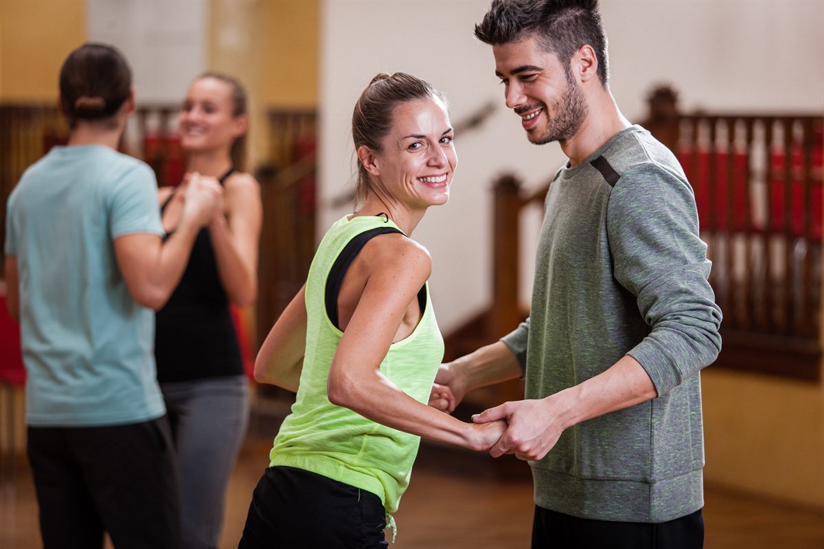 Regelmäßige Tanzstunden stärken die Muskulatur und sorgen für eine Menge Spaß