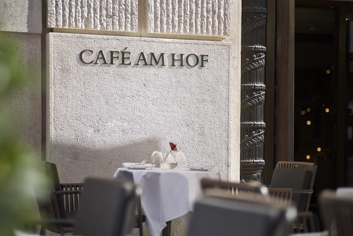Neueröffnung Café Am Hof: Inspiriert von der charmanten Kaffeehauskultur des 19. Jahrhunderts bietet das Boutique Café seinen Gästen den idealen Treffpunkt zu jeder Tageszeit