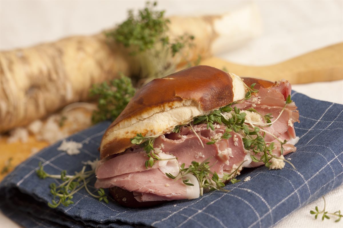 Café Am Hof: Gefüllte Laugenstange