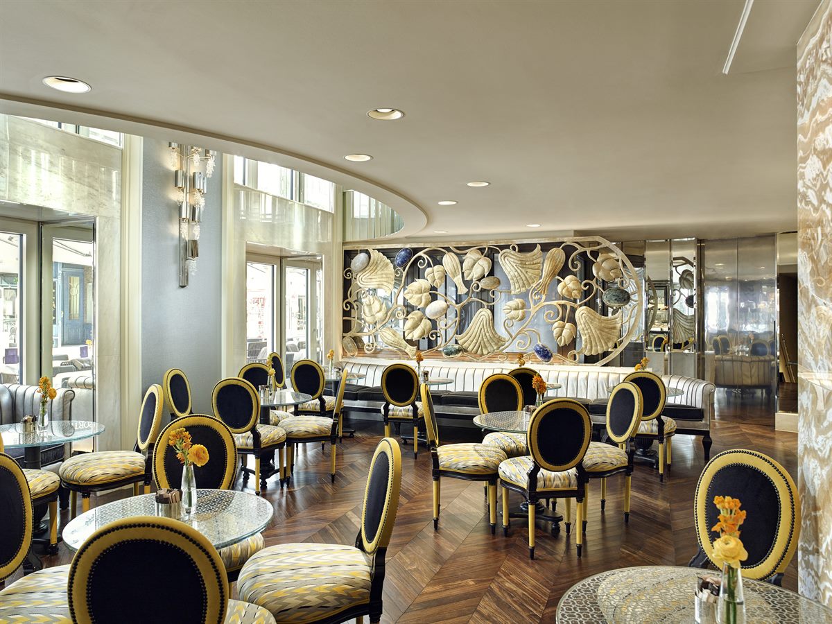 Neueröffnung Café Am Hof: Die ehemalige Pearl Bar wird zum Wiener Kaffeehaus und begeistert mit Kaffeespezialitäten, hausgemachtem Kuchen und kleinen Snack