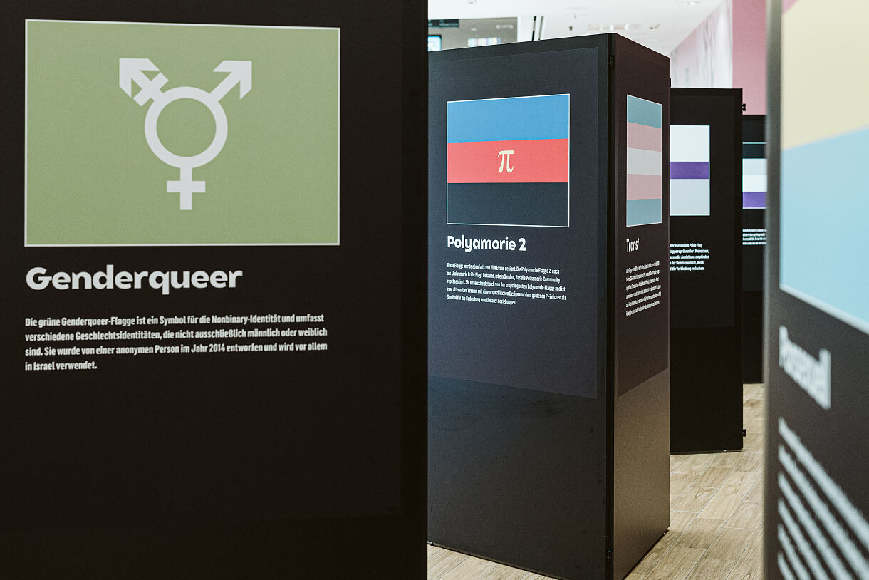 Westfield Donau Zentrum feiert Pride Month mit LGBTQ+ Flaggenausstellung