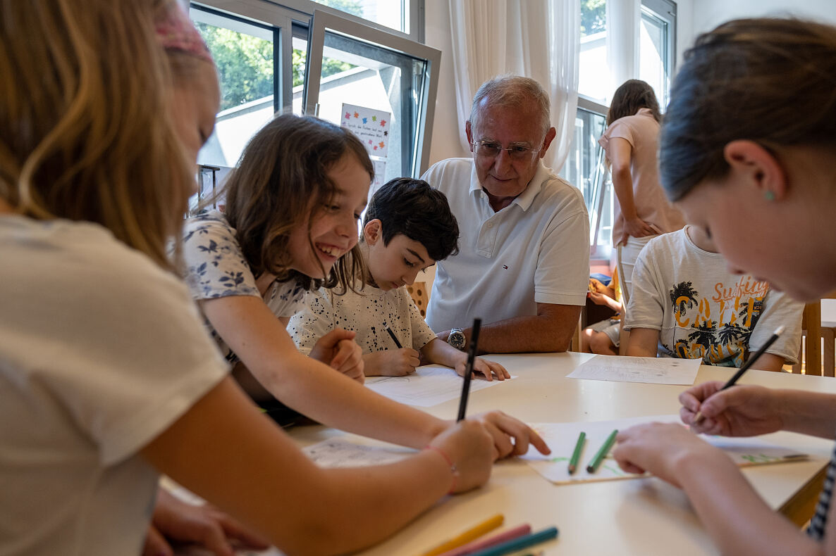 NOAN spendet rund 26.000 Euro an Bildungsprojekte für sozial benachteiligte Kinder und Jugendliche