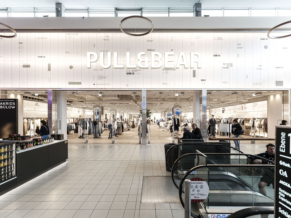 Pull&Bear hat vor kurzem den größten Store Österreichs im Westfield Donau Zentrum eröffnet