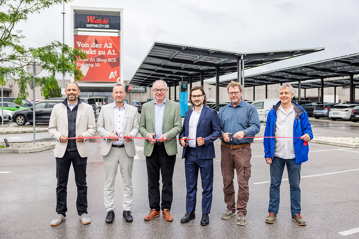 Westfield Shopping City Süd: Inbetriebnahme der neuen Carport PV Anlage bei Eingang 8 mit Landesrat Dr. Pernkopf