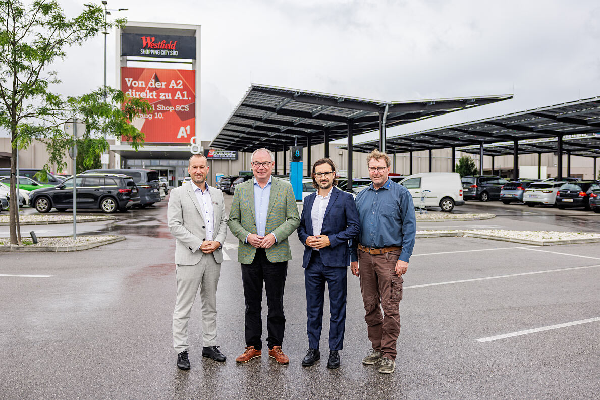 Generalmanager Zsolt Juhasz mit Landesrat Dr. Stephan Pernkopf, Jakub Albert (Unibail-Rodamco-Westfield) und 10hoch4 Geschäftsführer Gerald Gruber.