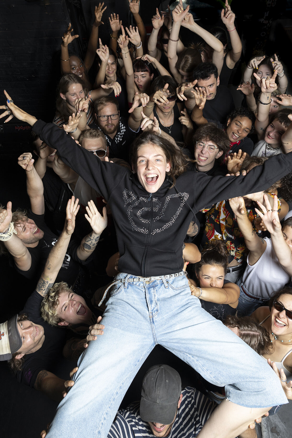 Post x BIBIZA: Österreichische Post launcht exklusive Design-Kollaboration für Sommerpostler*innen