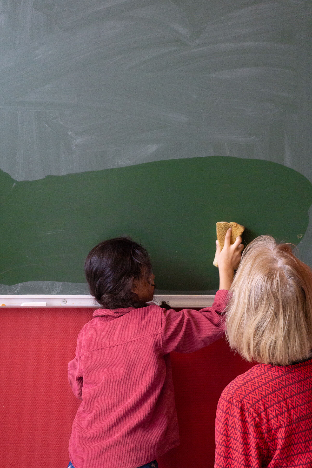 2025 spendet NOAN 31.500 Euro für Bildungsprojekte weltweit